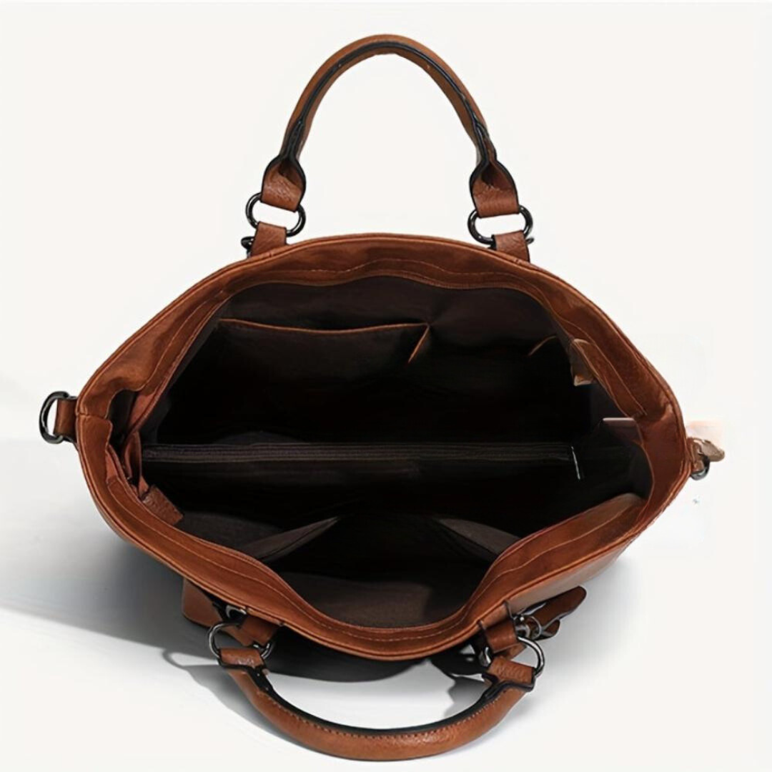Bianca | Timeless Vintage Shopper with Elegant Sophistication