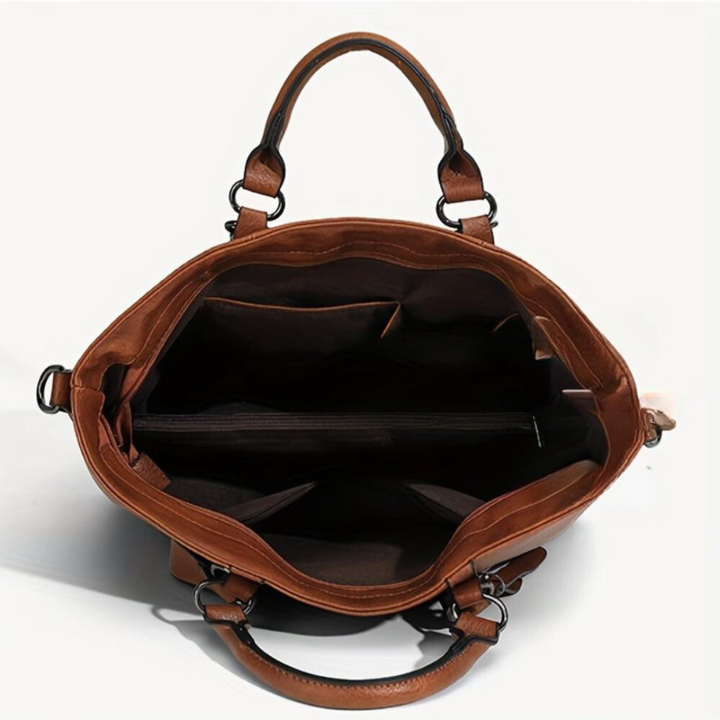Bianca | Timeless Vintage Shopper with Elegant Sophistication