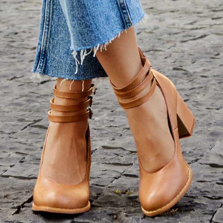 Casilda™ | Smooth sandals with ankle strap and thick heel