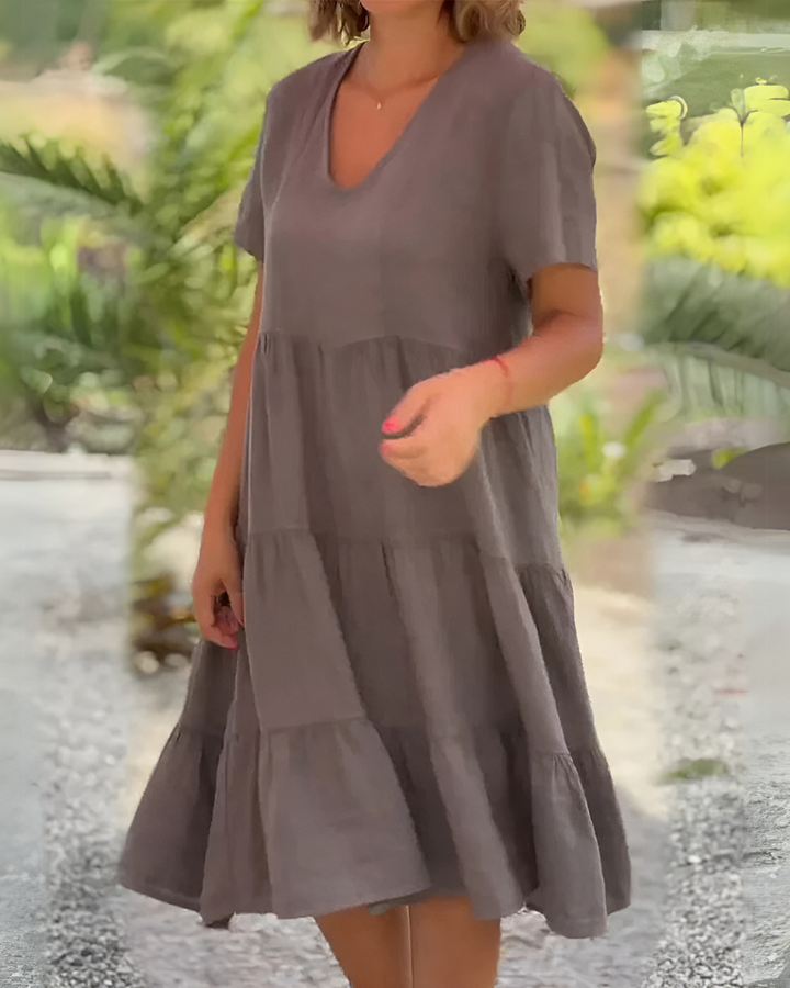 Nirelle™ | Kjole med flagrende V-hals