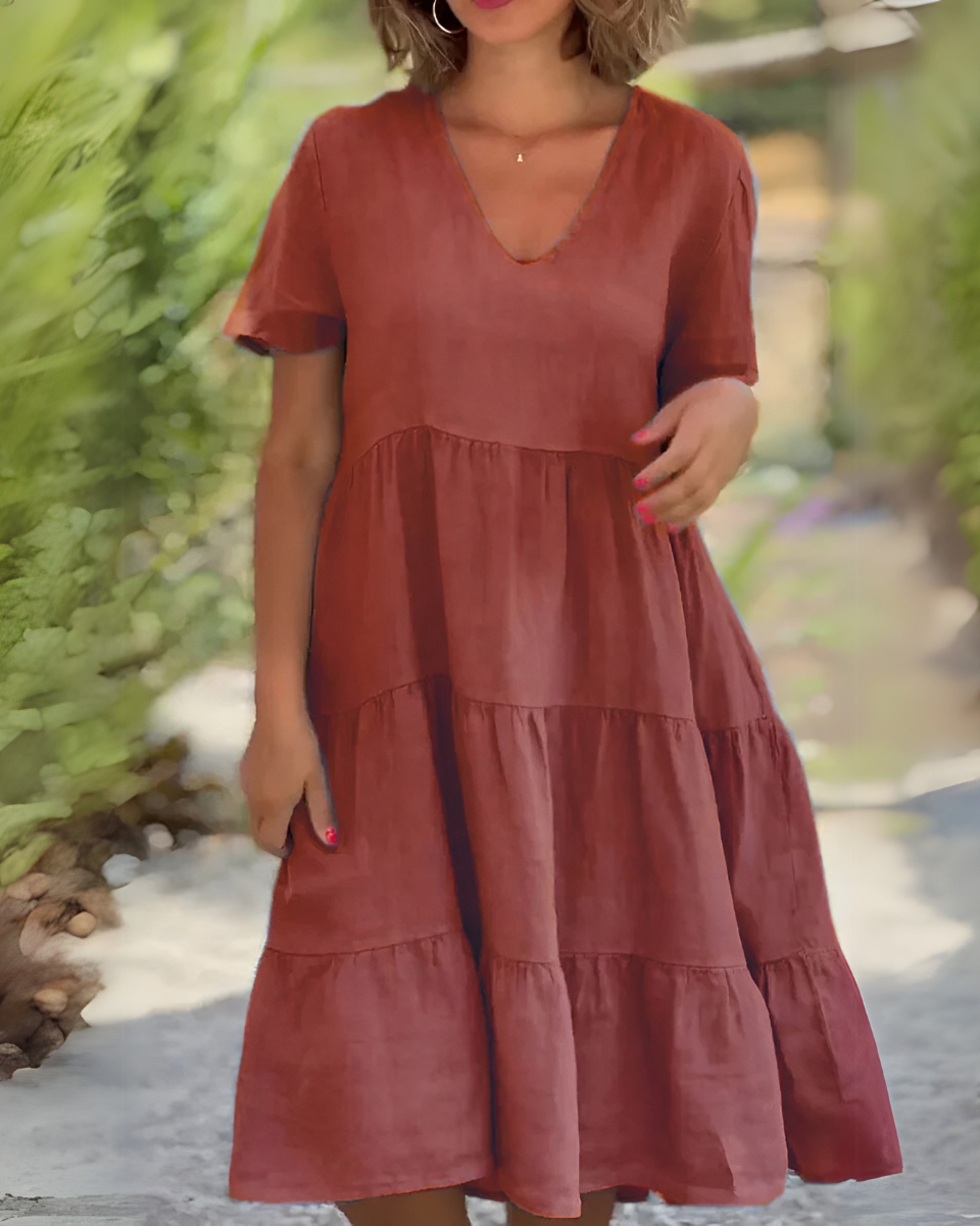 Nirelle™ | Kjole med flagrende V-hals