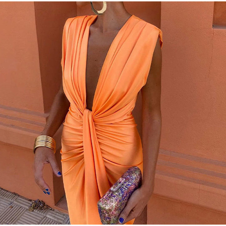 Alinéa™ | Elegant kjole med lav udskæring