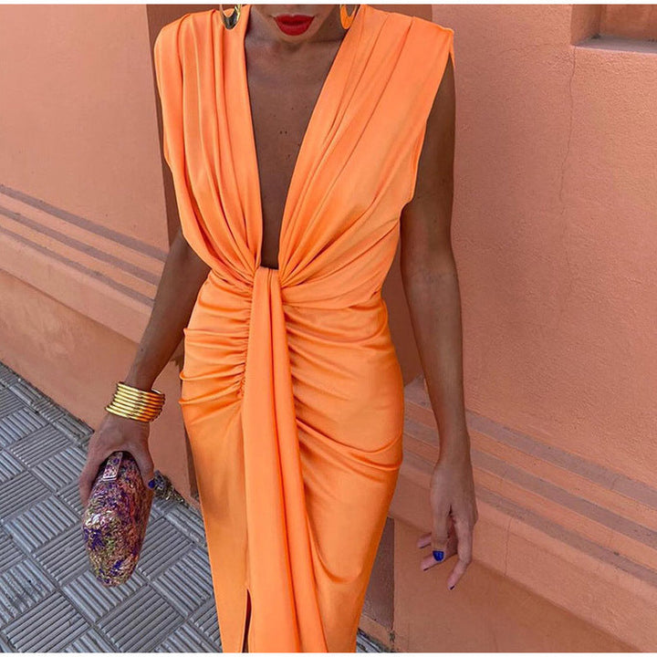 Alinéa™ | Elegant kjole med lav udskæring