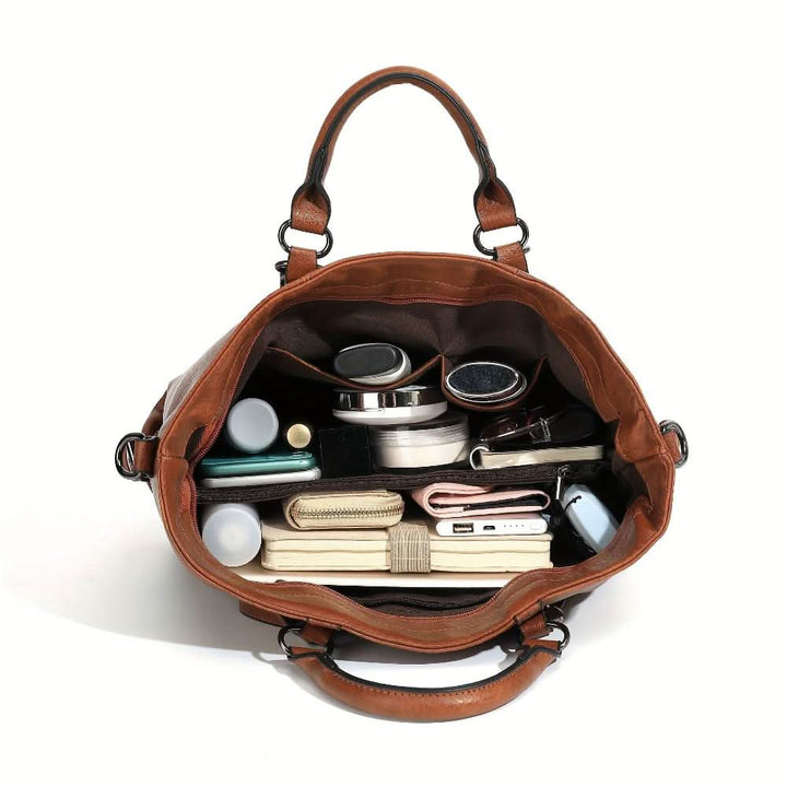 Bianca | Timeless Vintage Shopper with Elegant Sophistication