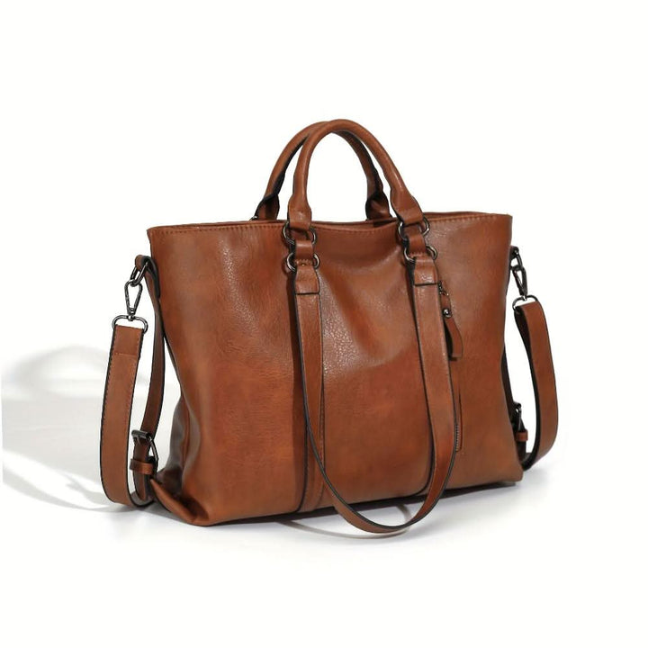 Bianca | Timeless Vintage Shopper with Elegant Sophistication