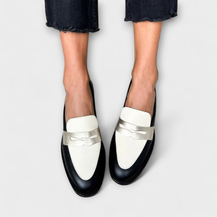 Beatrice™ | Sorte loafers med metallisk glans 